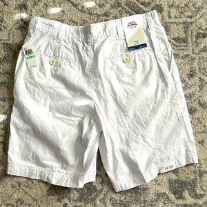 Mens Izod flat front shorts 34 waist